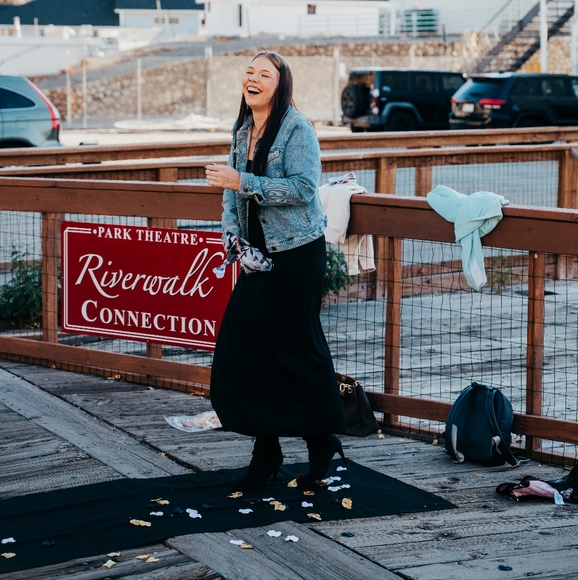 Meet your Posher, Emma - Picture 2 of 3